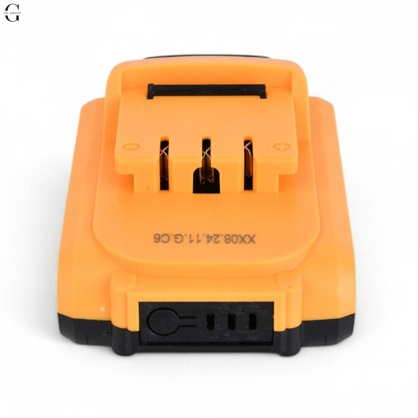 Шуруповерт аккумуляторный DeWalt 21V с набором инструментов в кейсе, 2 аккумулятора 2.0Ah