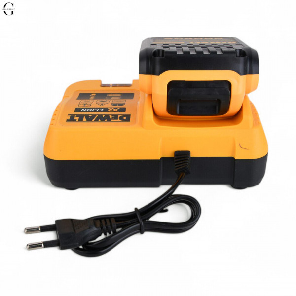 Шуруповерт аккумуляторный DeWalt 21V с набором инструментов в кейсе, 2 аккумулятора 2.0Ah